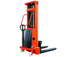 國產(chǎn)半電動(dòng)堆高車(chē)的型號介紹,經(jīng)濟型半電動(dòng)堆高車(chē)特點(diǎn)